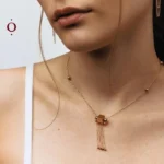 Золоте кольє – просте створення неперевершеного образу